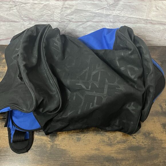 Nike Large Royal Blue & Black Gym Duffel Bag Carry-On Travel Swoosh - Picture 7 of 7
